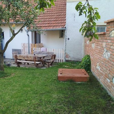 Ubytovani U Lomu Mikulov Exterior photo